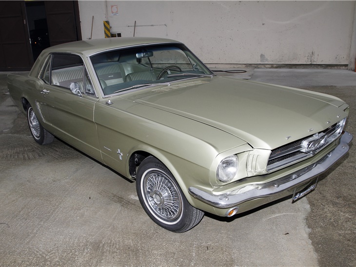 FORD MUSTANG V6 HARD TOP